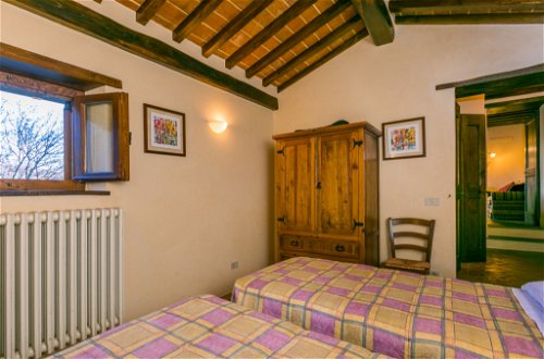 Foto 19 - Casa con 3 camere da letto a Cortona con giardino e terrazza
