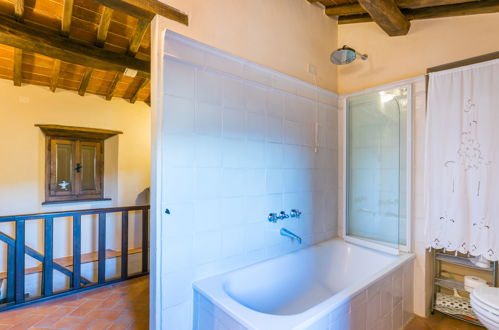 Foto 25 - Haus mit 3 Schlafzimmern in Cortona mit garten und terrasse