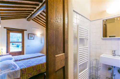 Foto 17 - Haus mit 3 Schlafzimmern in Cortona mit garten und terrasse