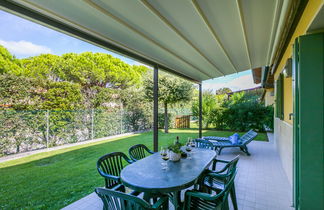 Photo 3 - Maison de 3 chambres à Lignano Sabbiadoro avec piscine et vues à la mer