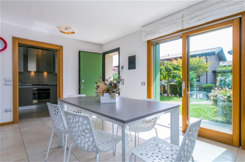 Foto 6 - Casa de 3 quartos em Lignano Sabbiadoro com piscina e vistas do mar