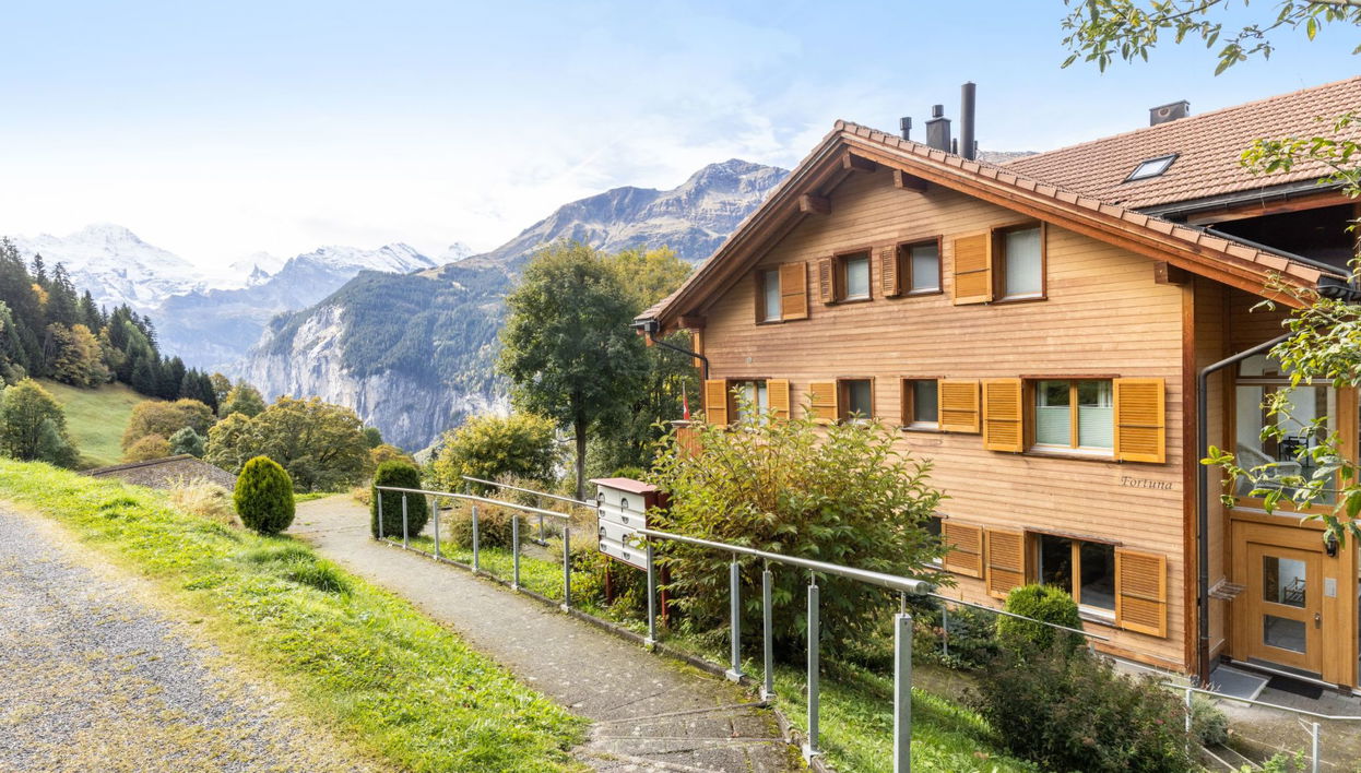 Appartamento con 3 camere da letto a Lauterbrunnen con terrazza - Foto 1