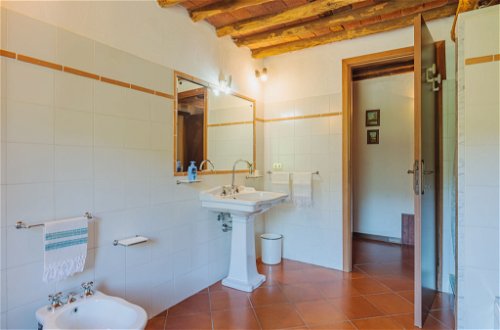 Foto 25 - Casa con 3 camere da letto a Capannori con giardino e terrazza