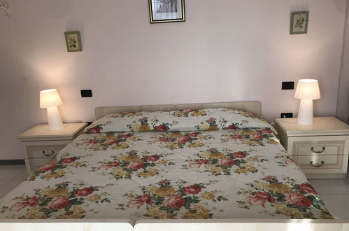 Foto 9 - Appartamento con 1 camera da letto a Lazise con piscina e giardino