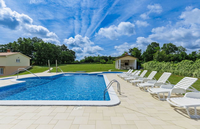 Apartamento de 2 quartos em Žminj com piscina e jardim - Foto 60