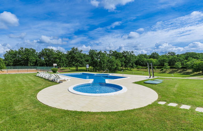 Apartamento de 2 quartos em Žminj com piscina e jardim - Foto 47