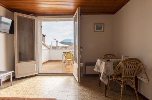 Foto 4 - Apartamento en Saintes-Maries-de-la-Mer con vistas al mar