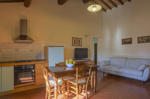 Photo 8 - 2 bedroom Apartment in Barberino Tavarnelle with swimming pool and garden