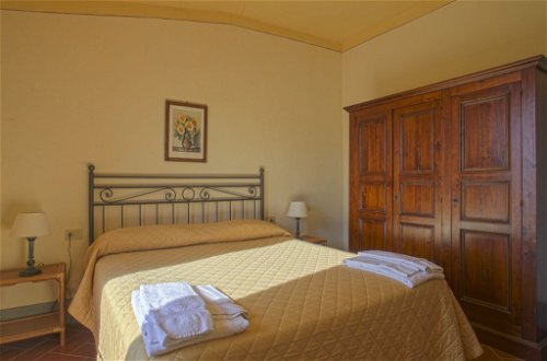 Foto 9 - Apartment mit 2 Schlafzimmern in Barberino Tavarnelle mit schwimmbad und garten