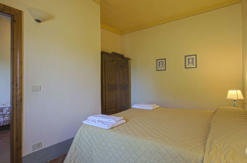 Photo 15 - 2 bedroom Apartment in Barberino Tavarnelle with swimming pool and garden