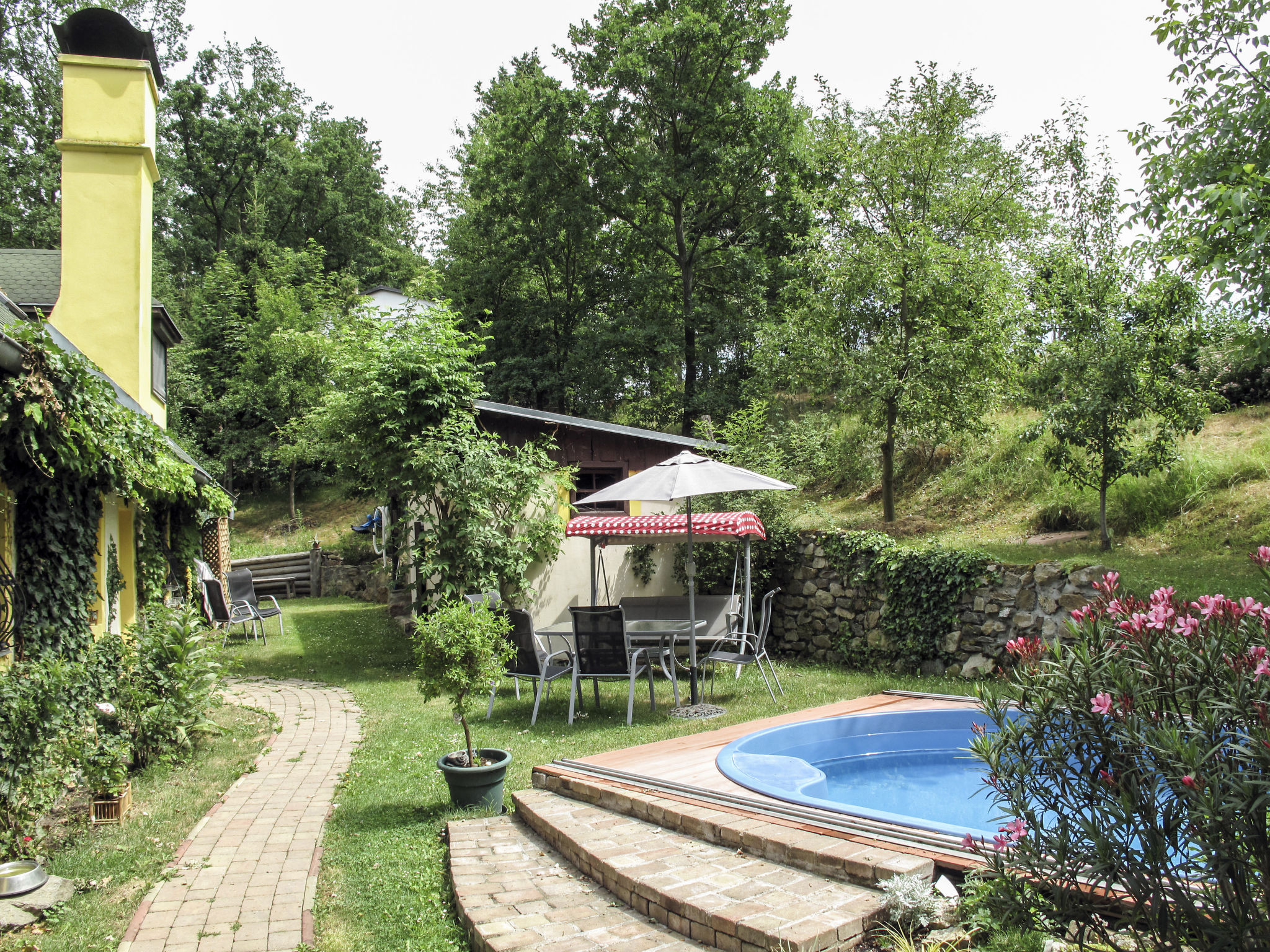 Foto 25 - Casa de 1 quarto em Žabovřesky com piscina privada e jardim