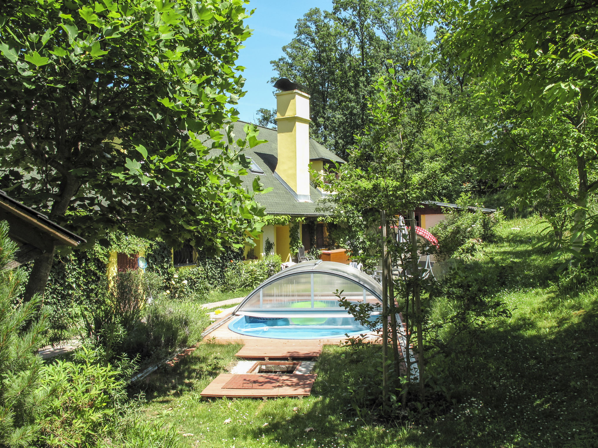 Foto 27 - Casa de 1 quarto em Žabovřesky com piscina privada e jardim