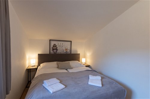 Foto 21 - Appartamento con 4 camere da letto a Zell am See con vista sulle montagne