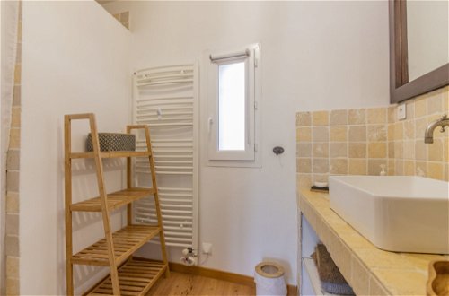 Foto 23 - Casa con 4 camere da letto a Uchaux con piscina privata e terrazza