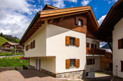 Foto 1 - Haus mit 3 Schlafzimmern in San Giovanni di Fassa-Sèn Jan mit blick auf die berge