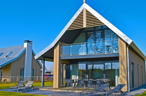 Photo 2 - Maison de 5 chambres à Tholen avec terrasse et vues à la mer