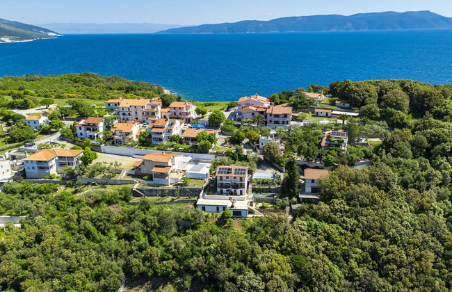 Apartamento de 2 quartos em Labin com jardim e terraço - Foto 4