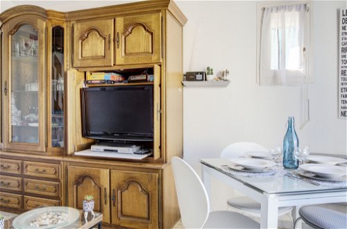 Foto 14 - Apartment mit 1 Schlafzimmer in Le Barcarès mit blick aufs meer