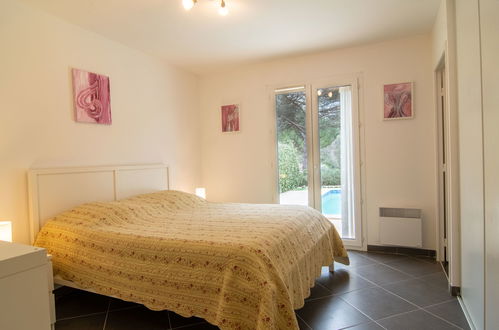 Photo 5 - 3 bedroom House in Bagnols-en-Forêt with private pool and garden