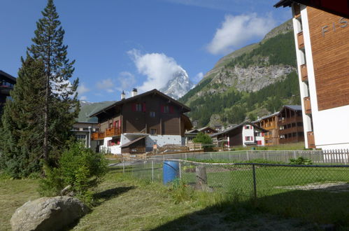 Foto 18 - Apartment mit 1 Schlafzimmer in Zermatt mit garten