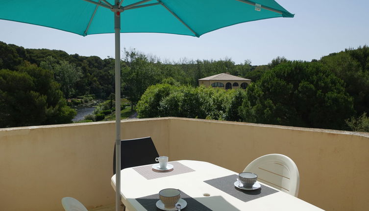 Photo 1 - 2 bedroom Apartment in Six-Fours-les-Plages with swimming pool and terrace