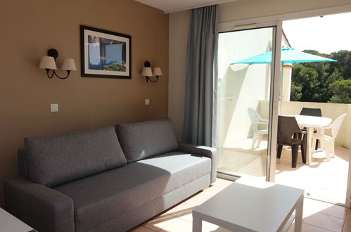 Foto 9 - Apartamento de 2 quartos em Six-Fours-les-Plages com piscina e terraço