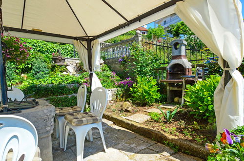 Foto 16 - Appartamento con 3 camere da letto a Matulji con giardino e terrazza