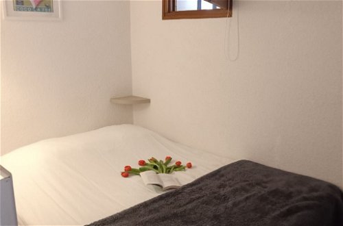 Foto 4 - Appartamento con 1 camera da letto a Six-Fours-les-Plages con terrazza e vista mare