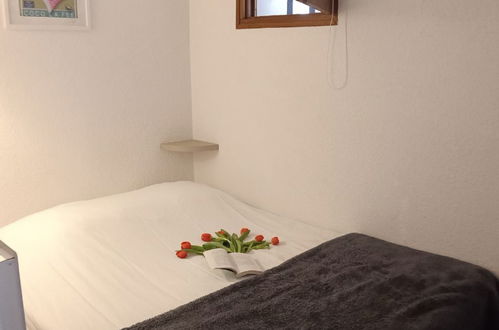 Foto 4 - Appartamento con 1 camera da letto a Six-Fours-les-Plages con giardino e terrazza