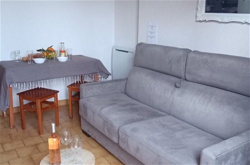Foto 12 - Appartamento con 1 camera da letto a Six-Fours-les-Plages con terrazza e vista mare