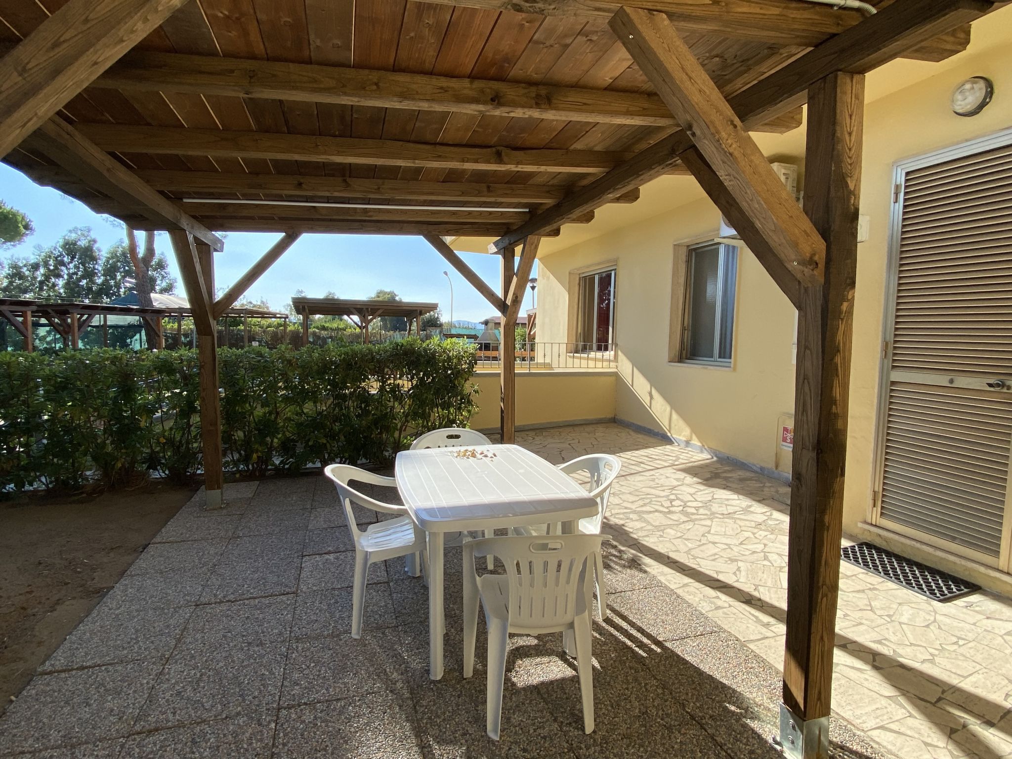 Foto 5 - Appartamento con 2 camere da letto a Cecina con piscina e vista mare