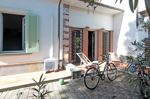 Foto 1 - Casa con 2 camere da letto a Forte dei Marmi con giardino e vista mare