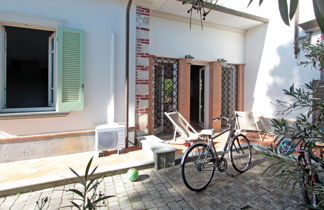 Photo 1 - Maison de 2 chambres à Forte dei Marmi avec jardin et vues à la mer