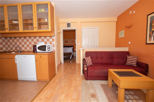 Foto 3 - Apartamento de 1 habitación en Makarska con vistas al mar