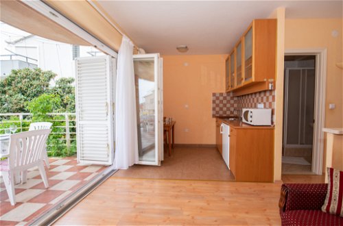 Foto 12 - Apartamento de 1 habitación en Makarska con vistas al mar