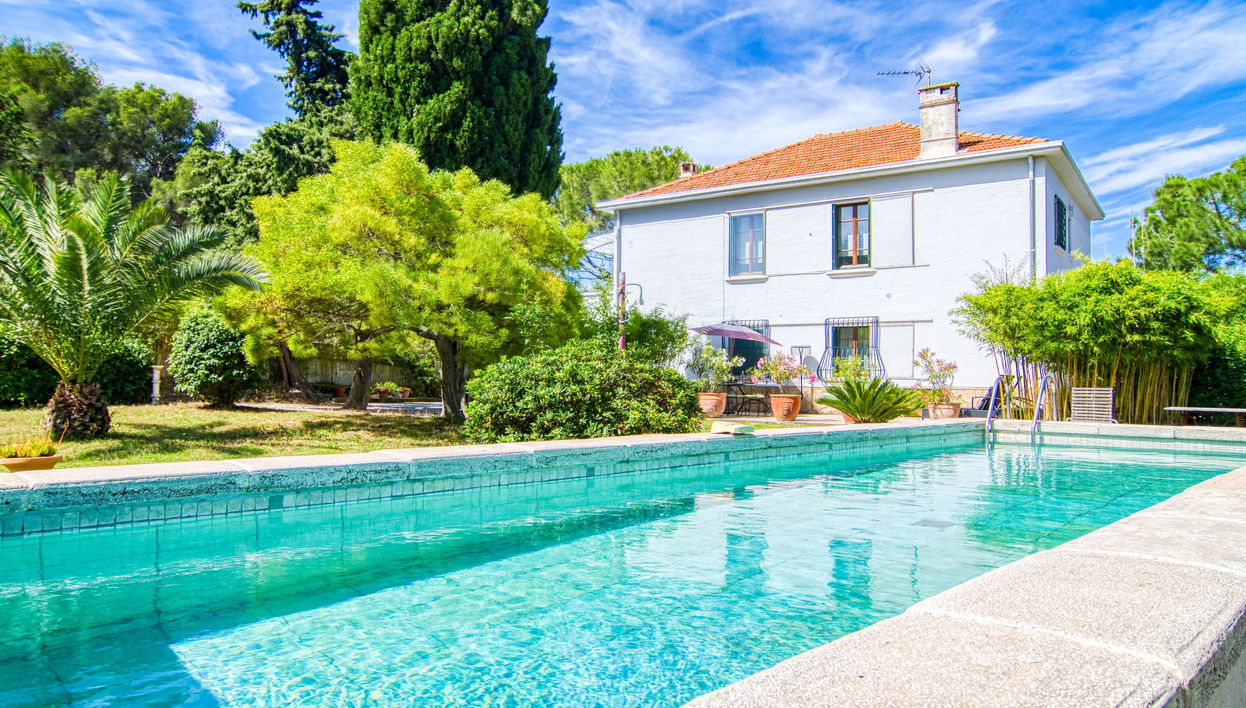 2 bedroom Apartment in Sanary-sur-Mer with swimming pool and garden - Photo 1
