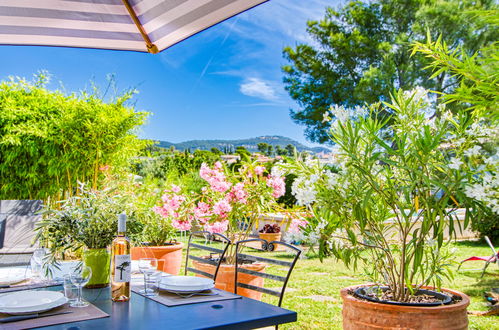 Foto 7 - Appartamento con 1 camera da letto a Sanary-sur-Mer con piscina e giardino