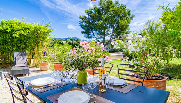 2 bedroom Apartment in Sanary-sur-Mer with swimming pool and garden - Photo 2