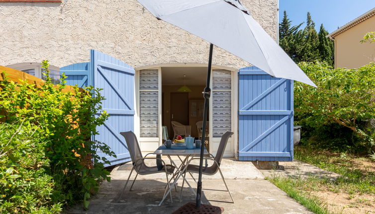 Photo 1 - Apartment in Hyères with garden and sea view