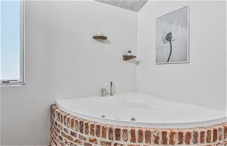 Foto 3 - Casa de 4 habitaciones en Saltum con sauna y bañera de hidromasaje