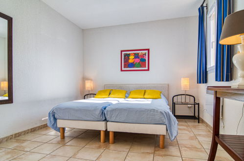 Foto 23 - Haus mit 3 Schlafzimmern in Nans-les-Pins mit schwimmbad und terrasse