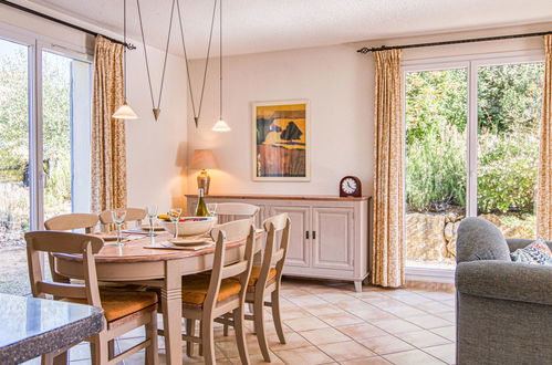 Photo 12 - Maison de 3 chambres à Nans-les-Pins avec piscine et terrasse