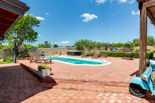 Photo 41 - Maison de 4 chambres à Zemunik Donji avec piscine privée et jardin