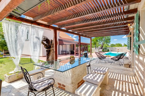 Photo 3 - Maison de 4 chambres à Zemunik Donji avec piscine privée et jardin