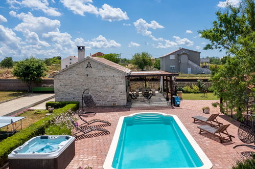 Photo 39 - Maison de 4 chambres à Zemunik Donji avec piscine privée et jardin