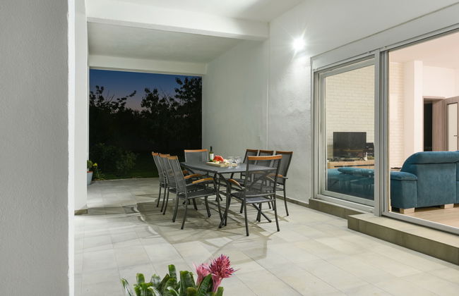 Casa de 4 quartos em Galovac com piscina privada e jardim - Foto 24