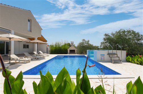 Foto 1 - Casa de 3 habitaciones en Galovac con piscina privada y vistas al mar