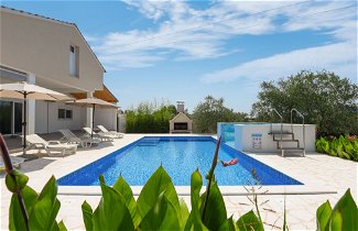 Foto 1 - Casa de 3 quartos em Galovac com piscina privada e vistas do mar