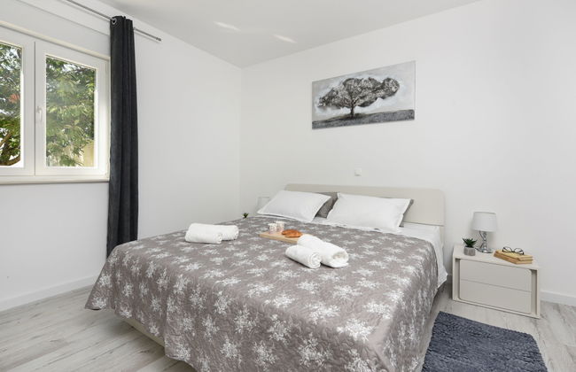 Casa de 4 quartos em Galovac com piscina privada e jardim - Foto 12