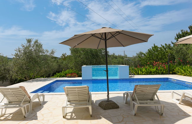 Casa de 4 quartos em Galovac com piscina privada e jardim - Foto 2